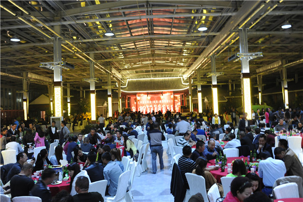 兰州宝运莱集团在新区“宝运莱绿色公园”生态园举行迎中秋联欢会