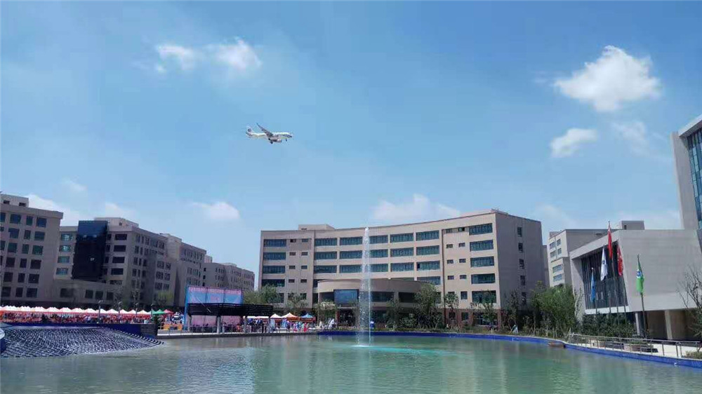 创建文明城市构建和谐社会缘聚新区宝运莱总部基地万人欢乐颂7月29日盛大举行