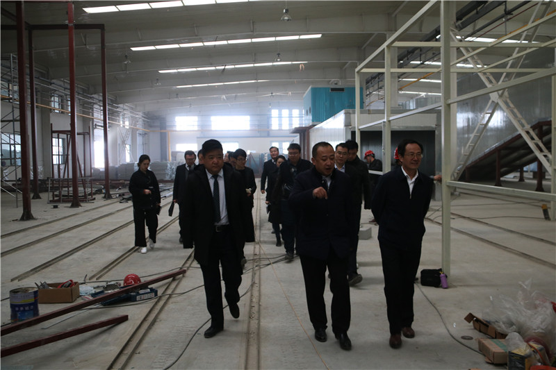 兰州市委常委、新区党工委书记杨建忠参观考察工贸集团三厂建设情况