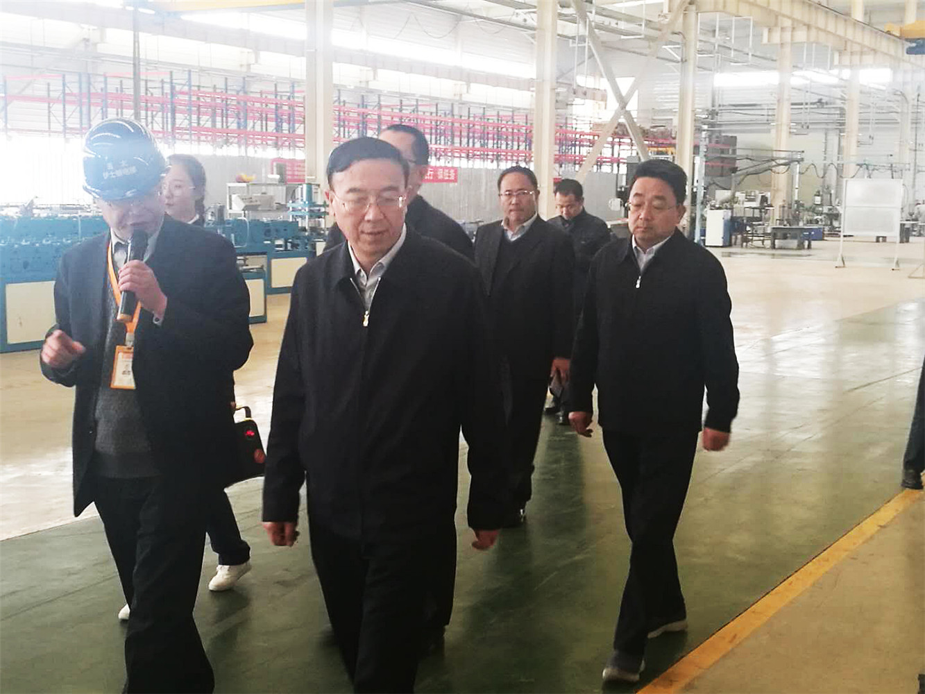 甘肃省副省长李沛兴参观考察兰州新区宝运莱伊士顿电梯厂