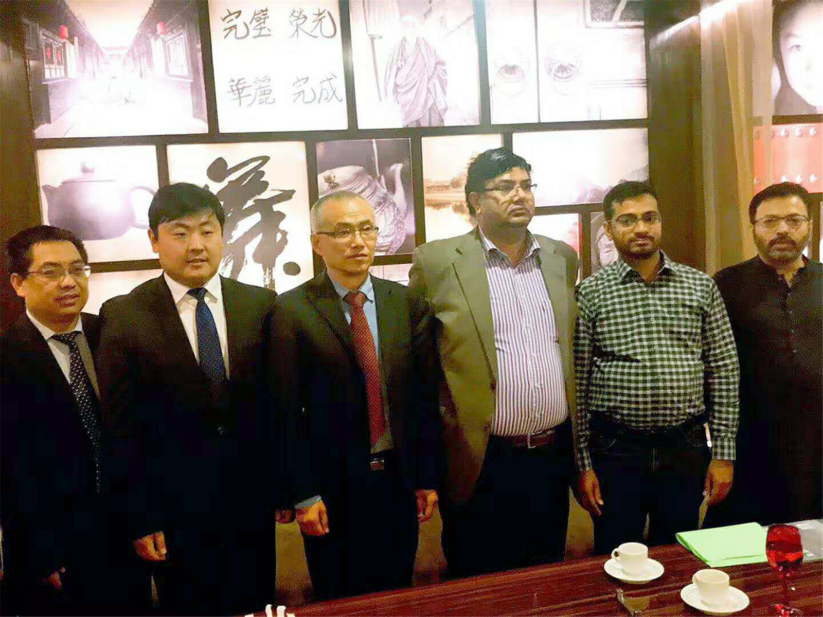 聚力共赢宝运莱伊士顿赴巴基斯坦市场拓展顺利推进，首单签约100台！