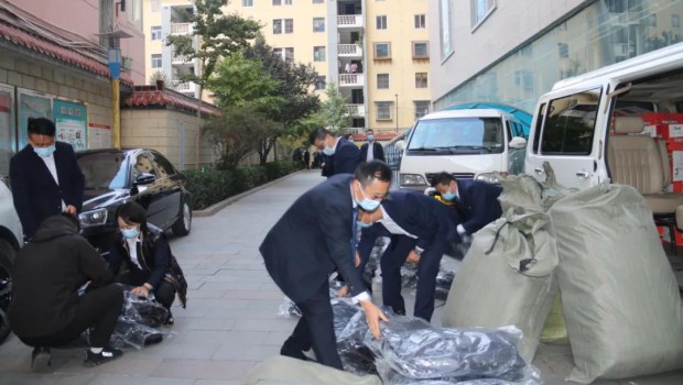 助力抗疫工作者 宝运莱实业在行动 ——兰州宝运莱实业集团代表业主感谢防疫一线工作人员